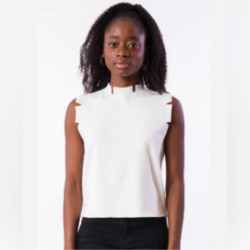 KERISMA Two Four Six Betty Top in White Size‎ S/M